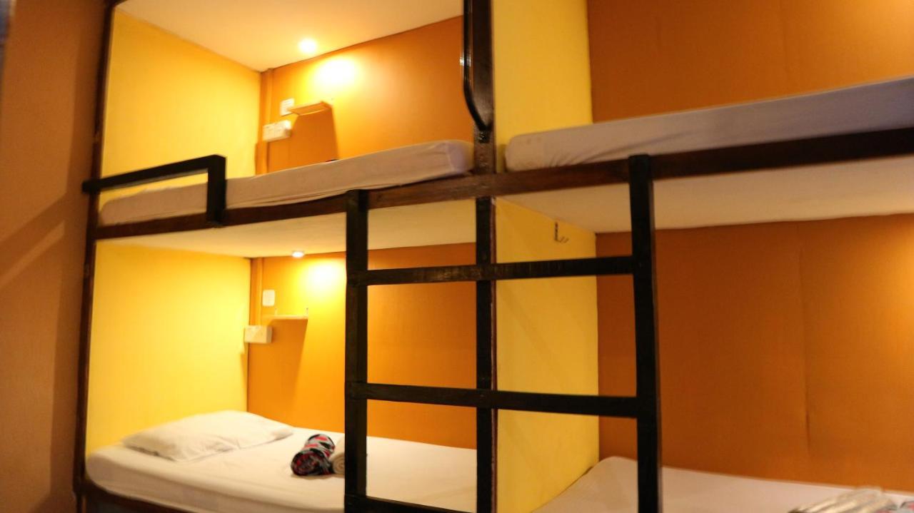 Escape Backpackers Kk Hostel Kota Kinabalu Exterior photo